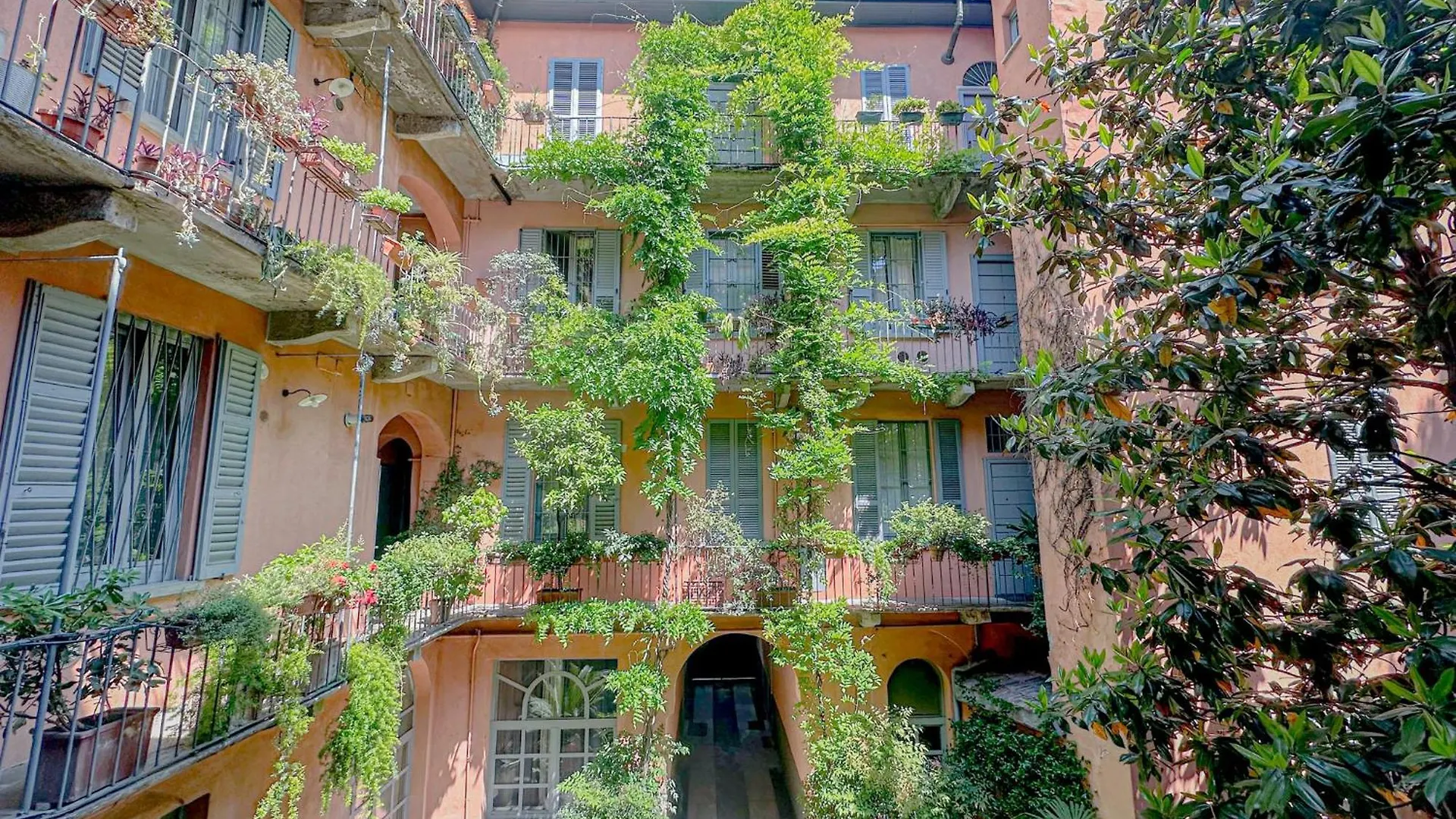 Cesare Da Sesto Suite - 5 Mins From Navigli Milan 0*,  Italy