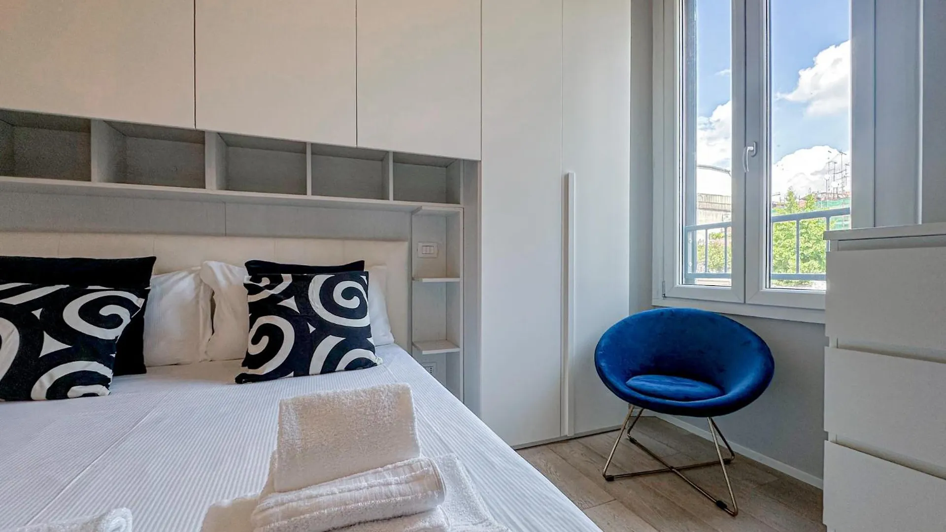 Apartment Cesare Da Sesto Suite - 5 Mins From Navigli Milan